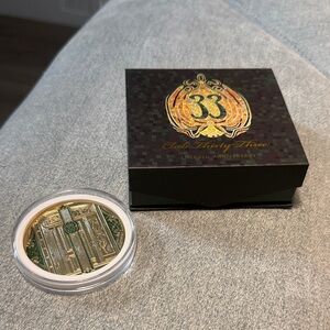 Disney club 33 emerald anniversary challenge coin